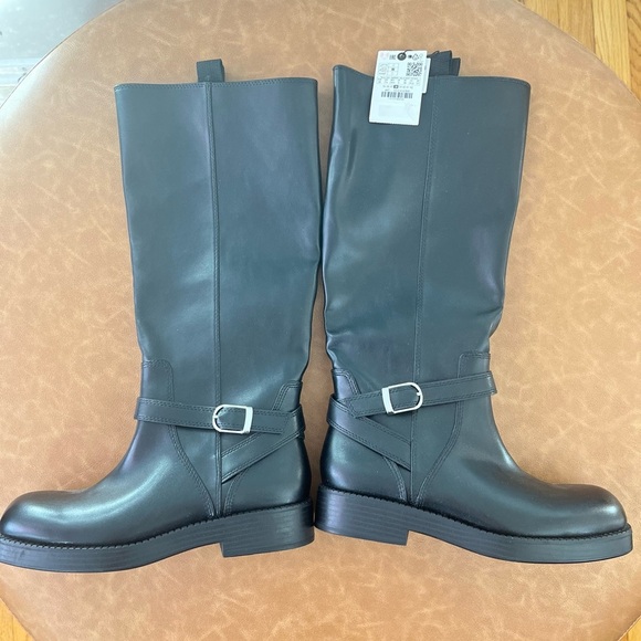 NWT ZARA FLAT BOOT SIZE 7.5 AND 6
🚨FIRM PRICE - Picture 7 of 11